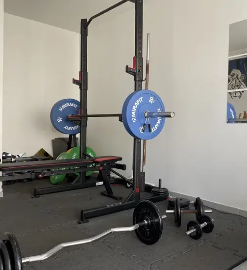 Fit holidays in Fouras La Rochelle with the clubhouse weight bench