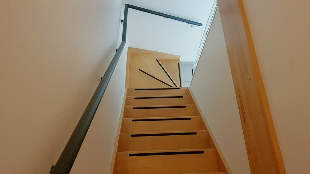 Charente maritime, villa Aix, residence de vacance, your safety in the staircase banister and anti-slip