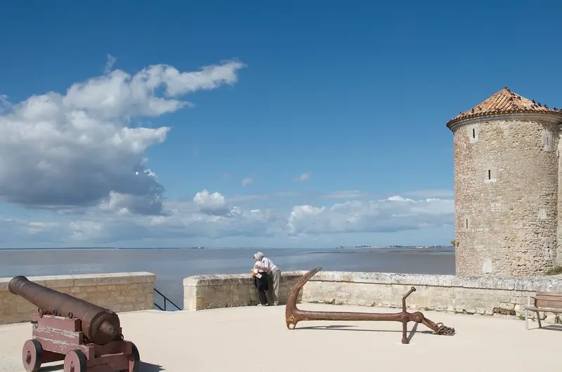 Curiste cure thermale de rochefort et se perdre à l'horizon au fort vauban fouras charente-maritime