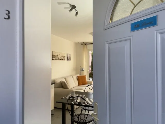 Porte d'entrée d'un gîte type F2 (chambre,Sde,..), cliquez pour accéder à ces gites