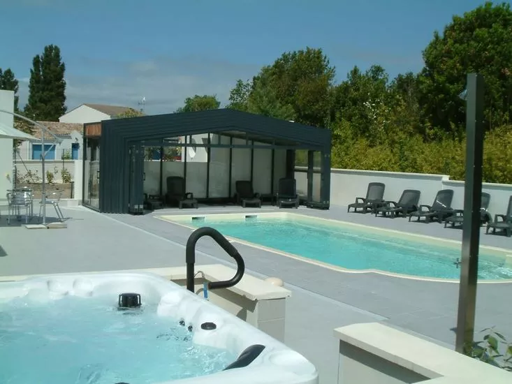 Ferienhaus mit SPA beheiztes Hallenbad in der Nähe von La Rochelle zu mieten