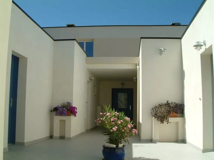 Fouras near La-rochelle Charente-maritime patio and alleyway southern atmosphere for your holidays